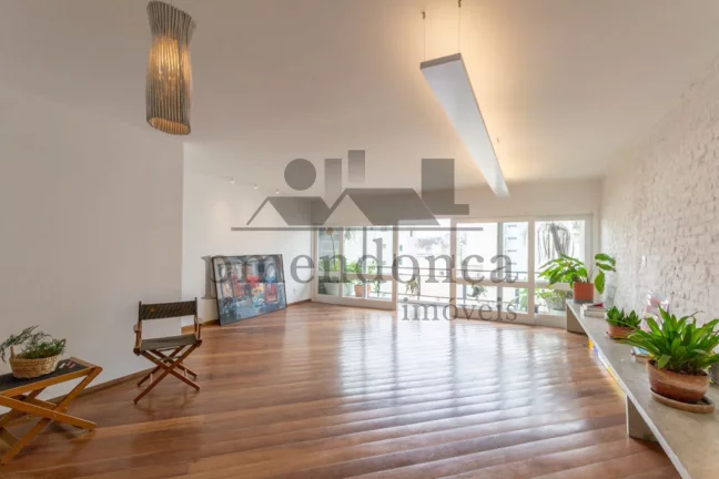 Imagem Apartamento com 181m² na Rua Itambé, 3 suítes e 2 vagas.