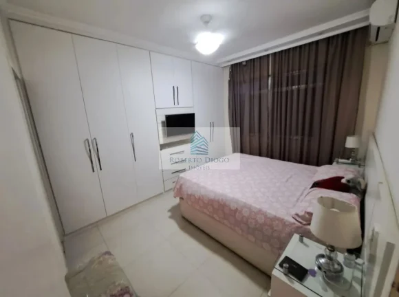 Imagem Imperdível oportunidade de investimento em Vila Valqueire: Apartamento de 4 quartos com suíte e 2 vagas de garagem no RJ