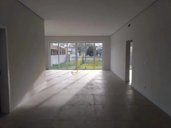 Imagem Casa térrea em condomínio fechado com 04 suites com movéis fixos