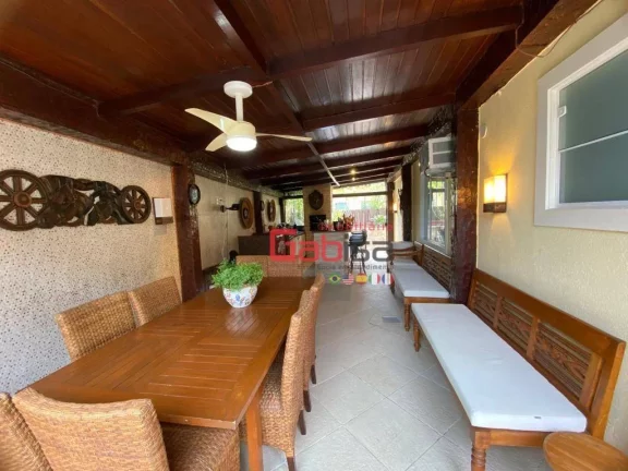 Imagem Casa com 4 dormitórios à venda, 250 m² por R$ 2.600.000 - Campo de Pouso - Armação dos Búzios/RJ