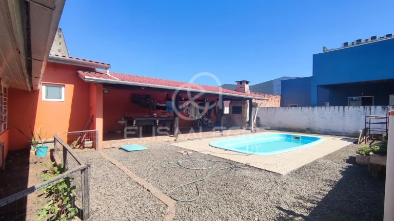 Imagem Casa Mista c/ quiosque e piscina