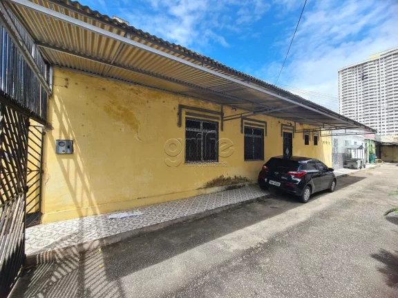 Imagem Casa a venda na Rua Senador Alencar, 1301 - Centro, com 2 quartos, 2 banheiros, Quintal e 1 Vaga de ...
