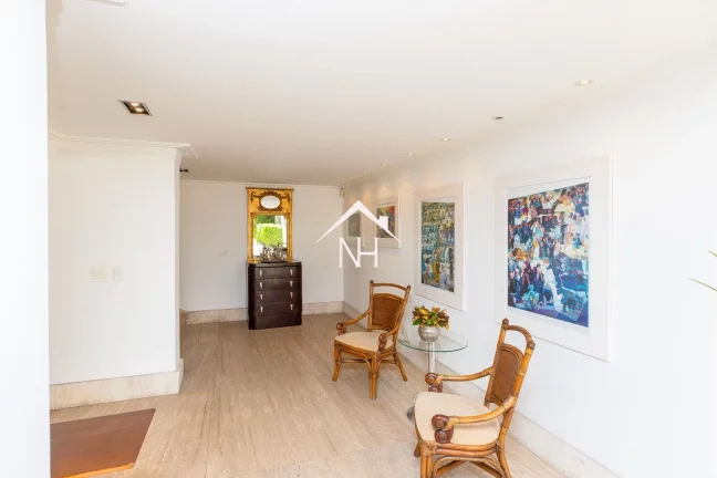 Imagem Casa alto padrão em condomínio fechado de 900m com 4 suítes (1 master), elevador, 6 vagas, piscina, churrasqueira, academia, cozinha gourmet