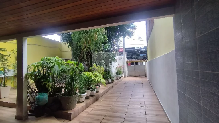 Imagem Ampla Casa Duplex com Anexo, Churrasqueira e 8 Vagas – Taquara