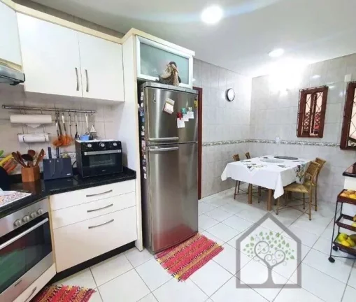 Imagem Excelente Casa com 370 m² no Carianos