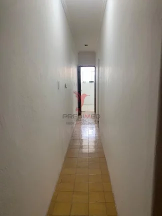 Imagem Vendemos casa de 5 Quartos , 2 Vagas de Garagem,, Quintal,próximo ao metrô em interlagos