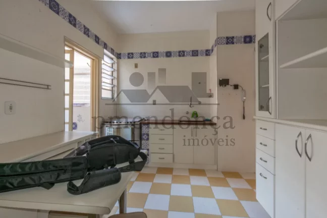 Imagem Apartamento em prédio charmoso dos anos 50 em Higienópolis, 118m²