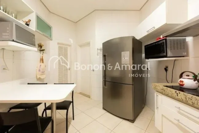Imagem Maravilhosa casa com 360m² posicionada em um terreno com 370m². Completa e perfeita para acomodar ...