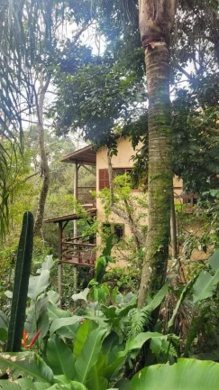 Imagem Imóvel à Venda na Praia do Rosa: Casa com Vista para o Vale, 4 Quartos, 770m² de Terreno!