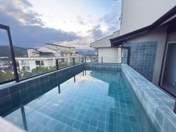 Excelente Cobertura com Piscina exclusiva no Itagua