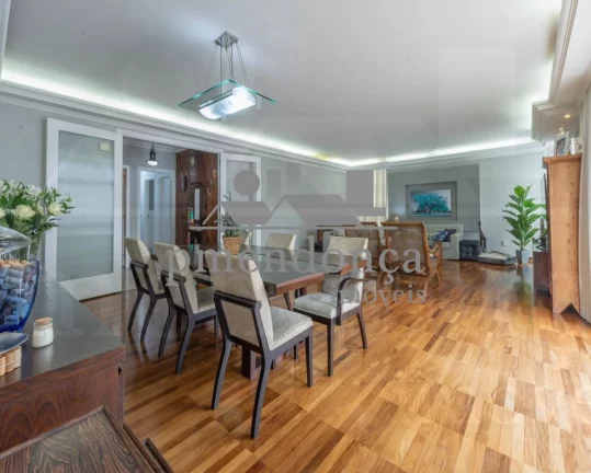 Imagem Apartamento em Higienópolis com 3 quartos sendo 1 suite e 2 vagas, 230m2