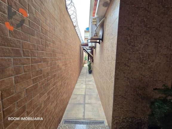 Imagem Casa com 3 dormitórios à venda, 213 m² por R$ 850.000,00 - Califórnia - Nova Iguaçu/RJ