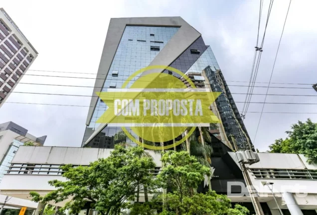 Sala/Conjunto Comercial LOCADA - 97,42m2 + 02 vagas - Edifício Curitibano Prime Center - R$ 800.000,00 - Água Verde.