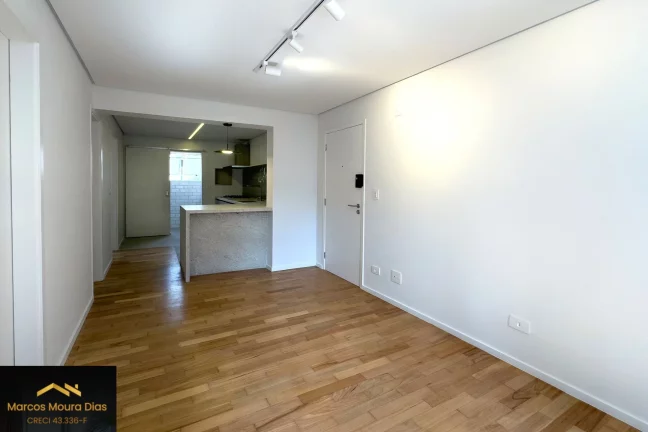 Imagem Apartamento no Alto da Lapa REFORMADO com 2 Dormitórios e 1 Vaga Coberta. Edifício com Lazer