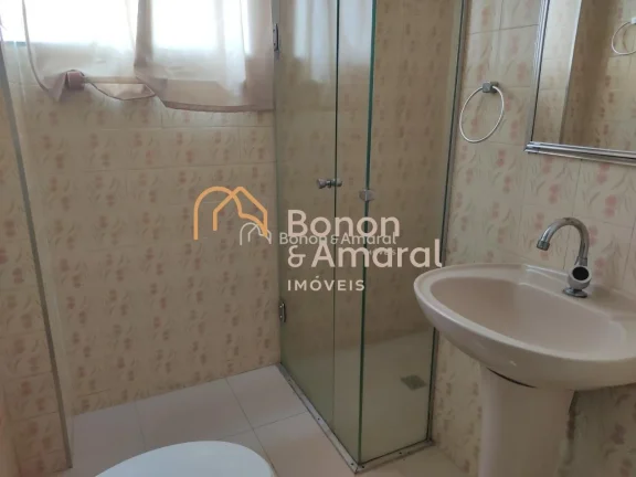 Imagem Amplo apartamento com 3 dormitórios sendo 1 suíte, sala com 2 ambientes, cozinha planejada, área de serviço, suíte de empregada e vaga de garagem
