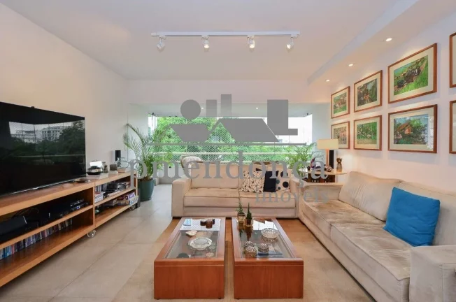 Imagem Apartamento na Rua Bahia com 230m², 4 quartos ( 2 sui­tes) e 4 vagas + depi³sito.