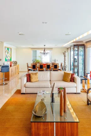Imagem Luxuosa Cobertura Duplex à Venda em São Paulo - Pacaembu: 3 Quartos, 3 Suítes, 3 Salas, 6 Banheiros, 6 Vagas de Garagem, 1.175m² de Área - Um Espetáculo de Residência!