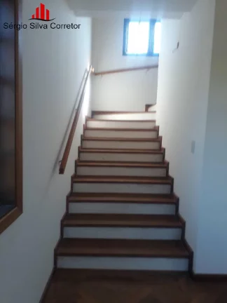 Imagem Casa Nova com 03 Suítes a Venda na Região do Atalaia, em Campos do Jordão.