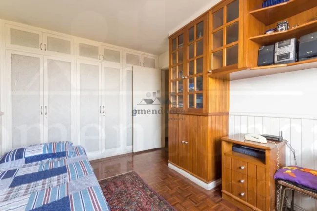 Imagem Apartamento amplo, com terraço, living para 02 ambientes espaçosos, sala de almoço, sala de TV, l...