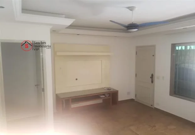Imagem CASA TÉRREA COM 3 DORMITÓRIOS A VENDA NA VILA ZELINA, COM QUINTAL, CHURRASQUEIRA, JARDIM E PISCINA. A 10 MINUTOS A PÉ DO METRÔ VILA PRUDENTE.