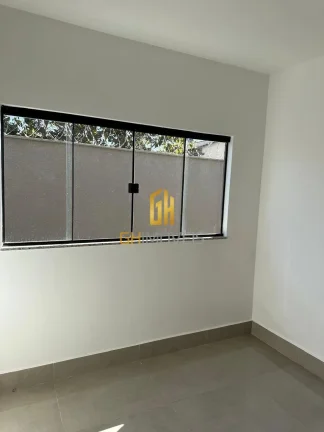 Imagem A casa possui 

- 3 quartos sendo 1 suíte 
- Sala 
- Cozinha 
- Banheiro social 
- Área Gurmet 
- ...