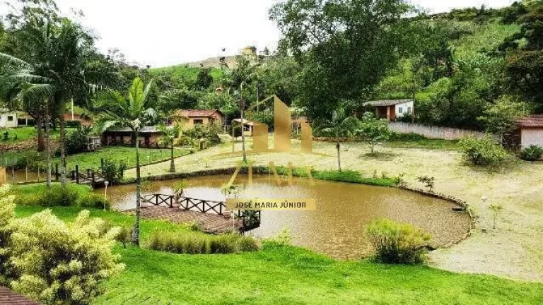 Imagem Sítio com 42000 m2, 06 suites, Piscina, Lago, Adega, Báia, Casa caseiro