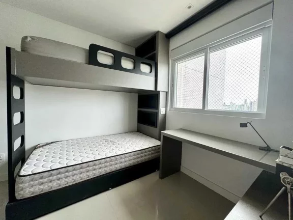 Imagem Apartamento decorado com 3 suítes e 3 vagas de garagem em Balneário Camboriú