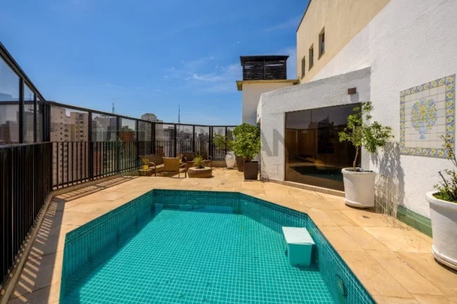 Imagem Cobertura Duplex de tirar o fôlego com vista 360º para os Jardins, oferecendo uma combinação perfeita de privacidade, conforto e sofisticação. No pis