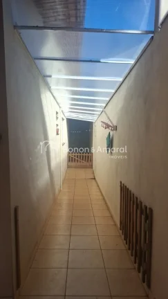 Imagem Com 266m² de área construída, este imóvel conta com uma série de características que vão te e...