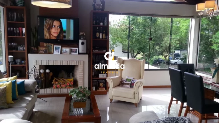 Imagem Casa 4 dormitórios à venda Nossa Senhora de Lourdes Santa Maria/RS