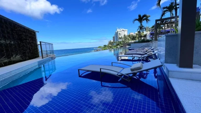 Imagem A 5ª Avenida Imóveis selecionou esta única unidade de 4 suítes c/ 303,00m2 privativos, disponível a venda no UNDAE OCEAN, Ondina: R$7.900.000,00