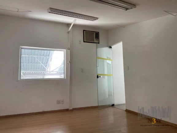 Imagem Galpão à venda em Pinheiros São Paulo SP com 380m², 4 salas e 4 vagas de garagem.