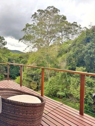Imagem Linda casa de vidro à venda no Clube da Montanha, em Atibaia