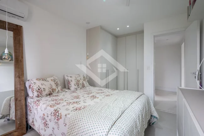 Imagem Apartamento Reformado | 3 Quartos | 136m² | Vista Mar – Barra da Tijuca