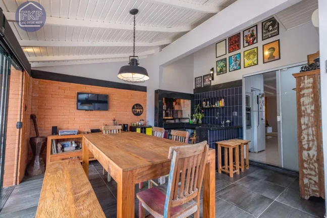 Imagem Casa Geminada 3 suítes!