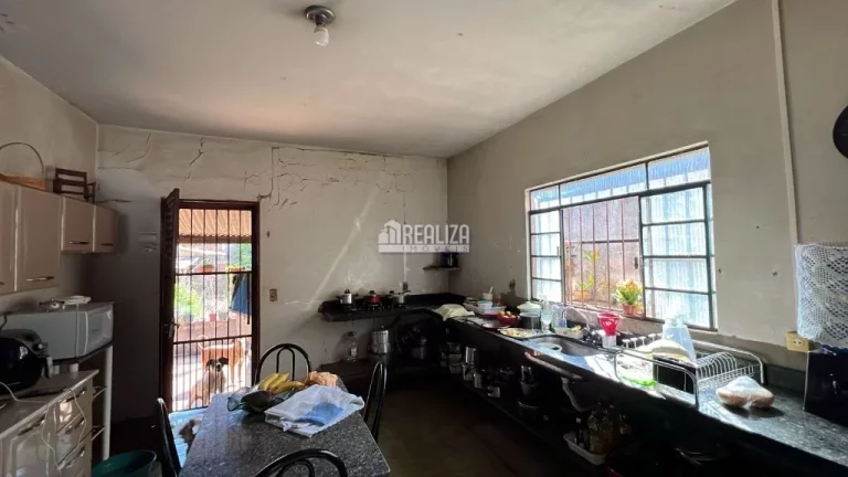 Imagem Casa à venda com 2 dormitórios no Leblon, em Uberaba