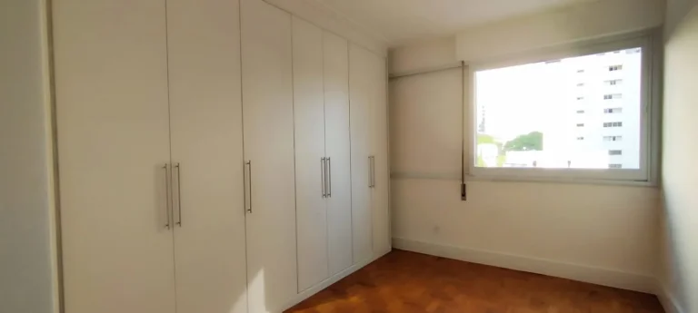 Imagem Apartamento 144 M², 3Q, 1 Suíte, 3º opcional, todo reformado, sala e cozinha gourmet integrados com forno e cooktop, academia, playground, ar split.