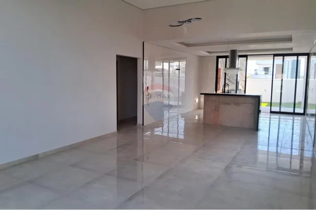 Imagem Casa em condomínio fechado com três quartos, sendo uma suíte