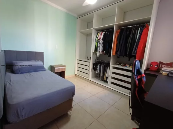 Imagem Sobrado para Venda em Piracicaba, ÁGUA BRANCA, 4 dormitórios, 1 suíte, 2 banheiros, 2 vagas
