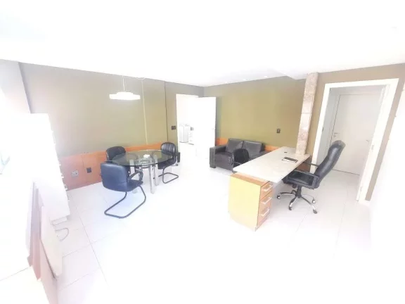 Imagem Sala Comercial à Venda, 81,8 m2, 2 ambientes com sacada, 2 bwc, garagem, Centro, Florianópolis, SC