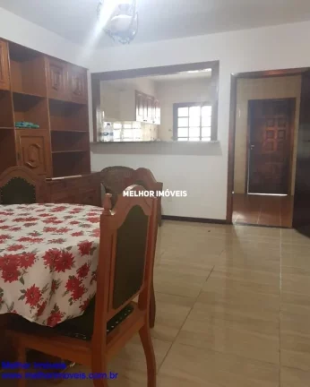 Imagem Casa à Venda com 05 Dormitórios sendo 01 Suíte, com Churrasqueira a Carvão, com Ampla Varanda, localizada no Centro em Balneário Camboriú.