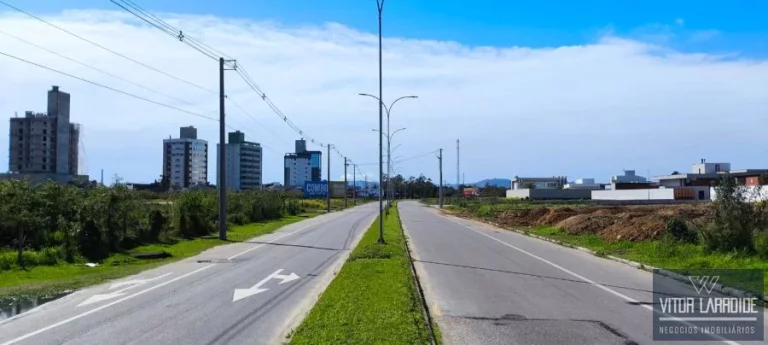 Imagem Terreno de Esquina 2.704m² à Venda no Bairro Recife