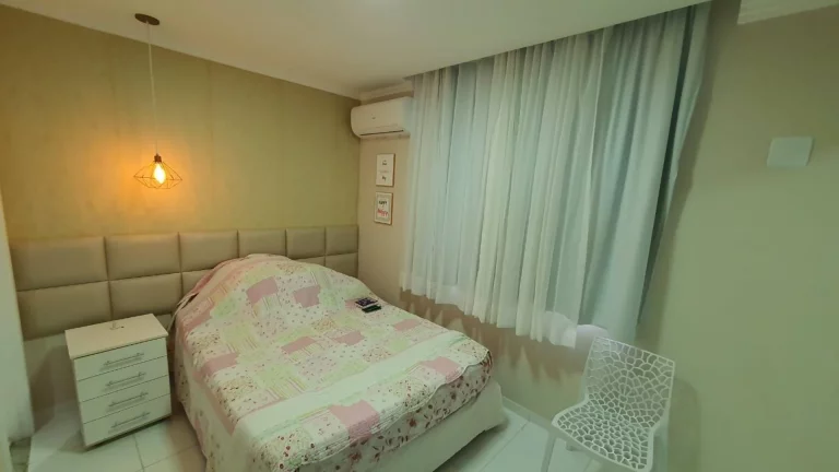 Imagem Casa à Venda no Cond. Rota do Sol - 5 Quartos, Closet Master, 250m²