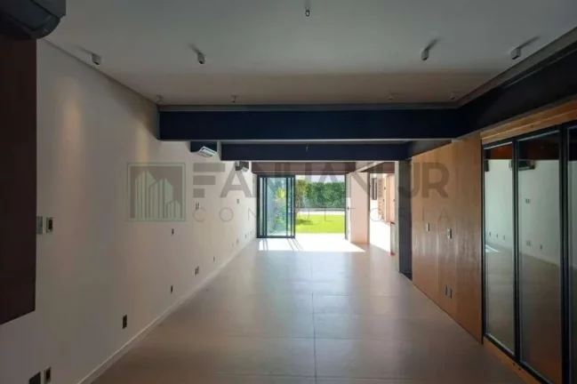 Imagem Casa de Alto Padrão no Jardim Paulista: 5 Quartos, 5 Suítes, 4 Salas, 6 Banheiros, 4 Vagas, 450 m² - São Paulo-SP