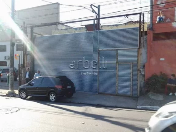 Galpão com escritórios com área total de 406 metros quadrados. O piso térreo está o galpão que...