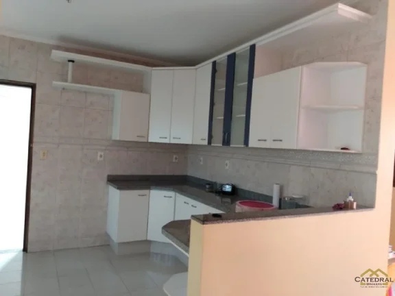 Imagem Sobrado com 4 dormitórios à Venda, 250 M² por R$ 635.000,00 - Caxambú - Jundiaí/SP