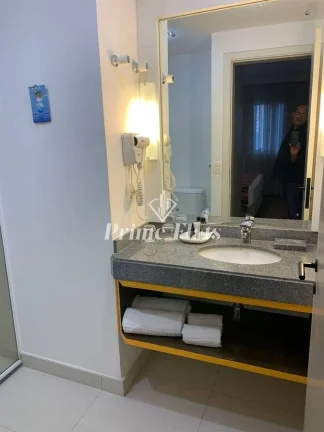 Imagem Flat disponível para locação no Quality Suites Alphaville, com 40m², 1 dormitório e 1 vaga
