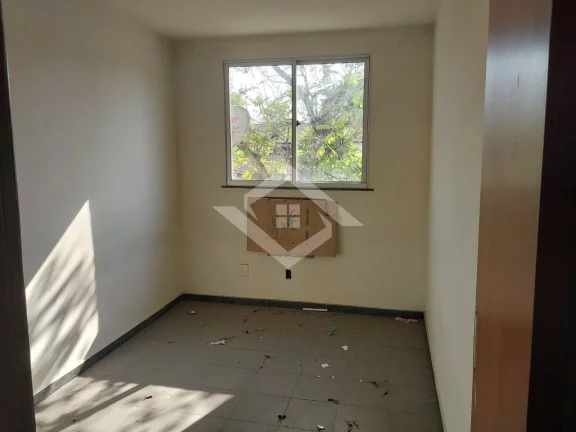 Imagem Alugo apartamento no Condomínio Toulon