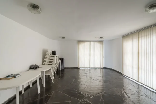 Imagem Apartamento Reformado 97M², 3Q, 1 Suíte, 2 Banheiros, 1 Vaga, Salão de Festas.