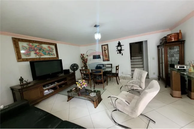 Imagem Casa com 3 quartos, 104 m² à venda em Vila Valqueire - Rio de Janeiro.